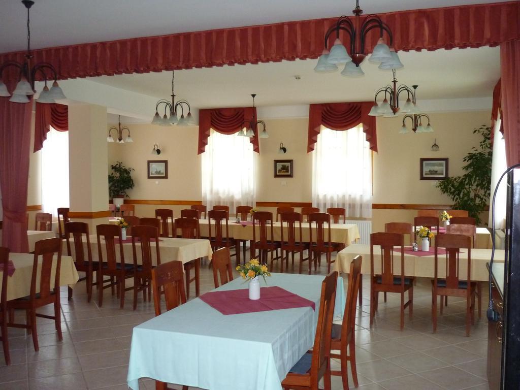 Adam Tanya Fogado Hotel Balazspuszta Luaran gambar