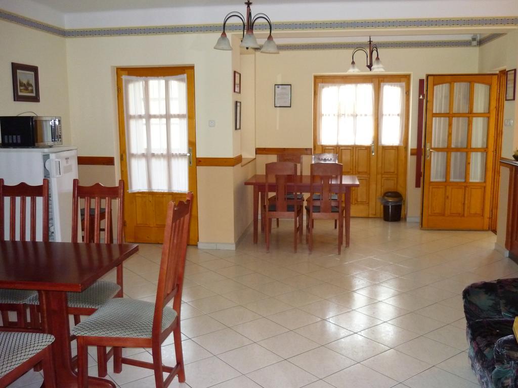 Adam Tanya Fogado Hotel Balazspuszta Luaran gambar